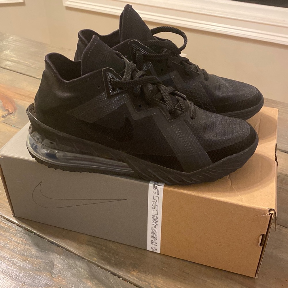 Nike Youth Lebron Xviii Gs Sneakers